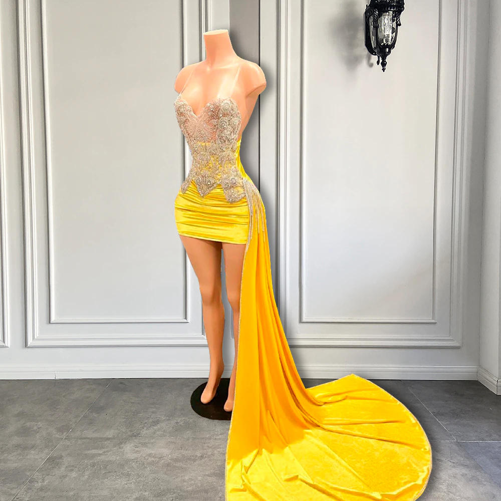 Elegant Sweetheart Luxury Beaded Women Birthday Party Gowns Sweetheart Yellow Velvet Short Prom Dresses 2023